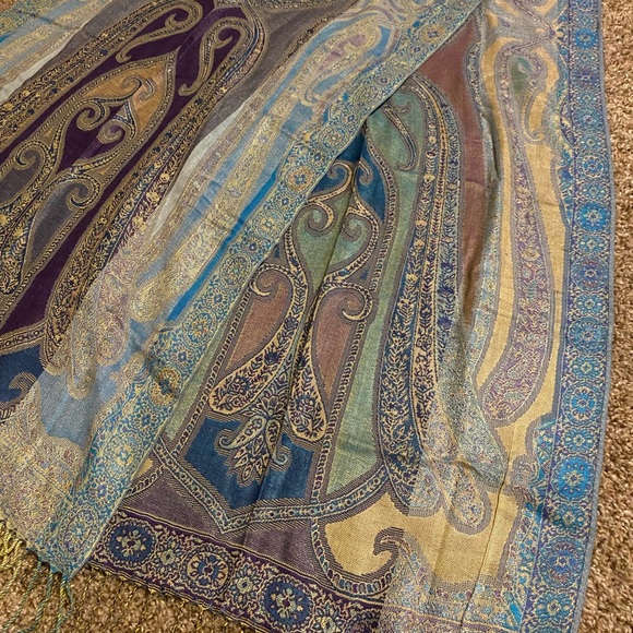 Ladies Scarf NWOT - Picture 3 of 3